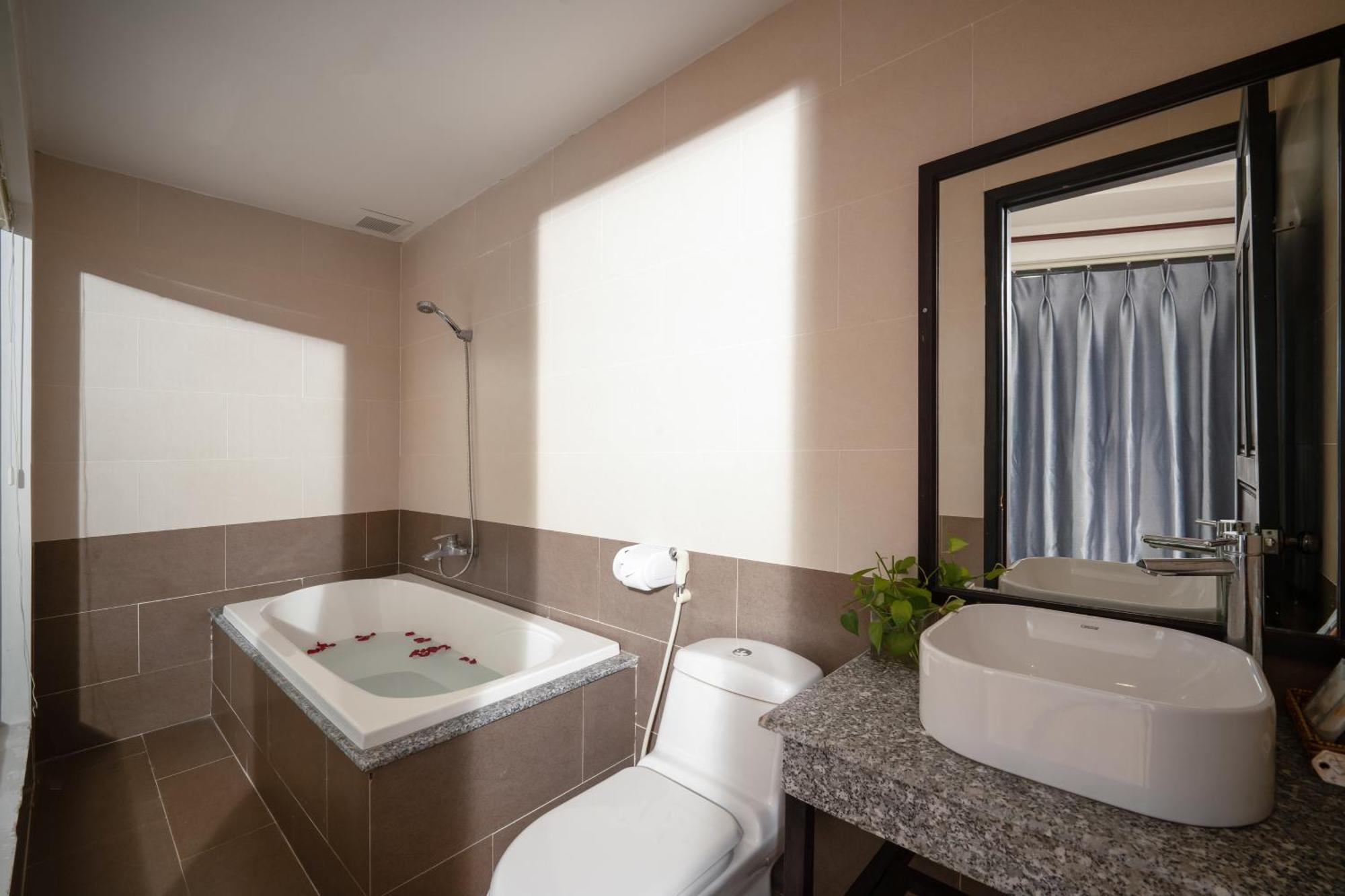 Viet Long Hoian Beach Hotel - Stay 24H Хой Ан Екстериор снимка